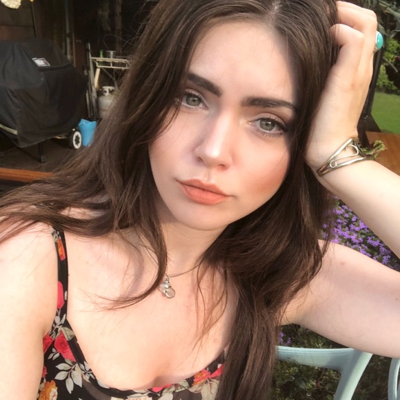 Meet your Posher, Emily - Picture 1 of 1